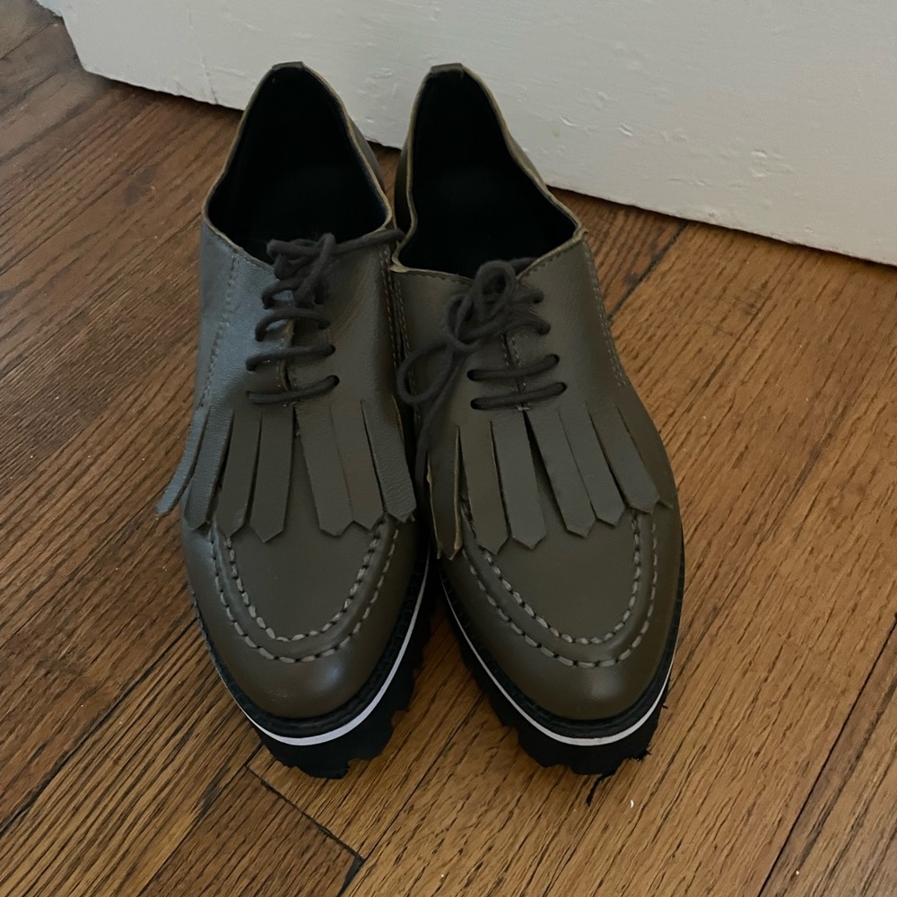 Platform oxfords! Size 38/8